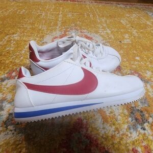 Like New Nike Cortez Size 9.5